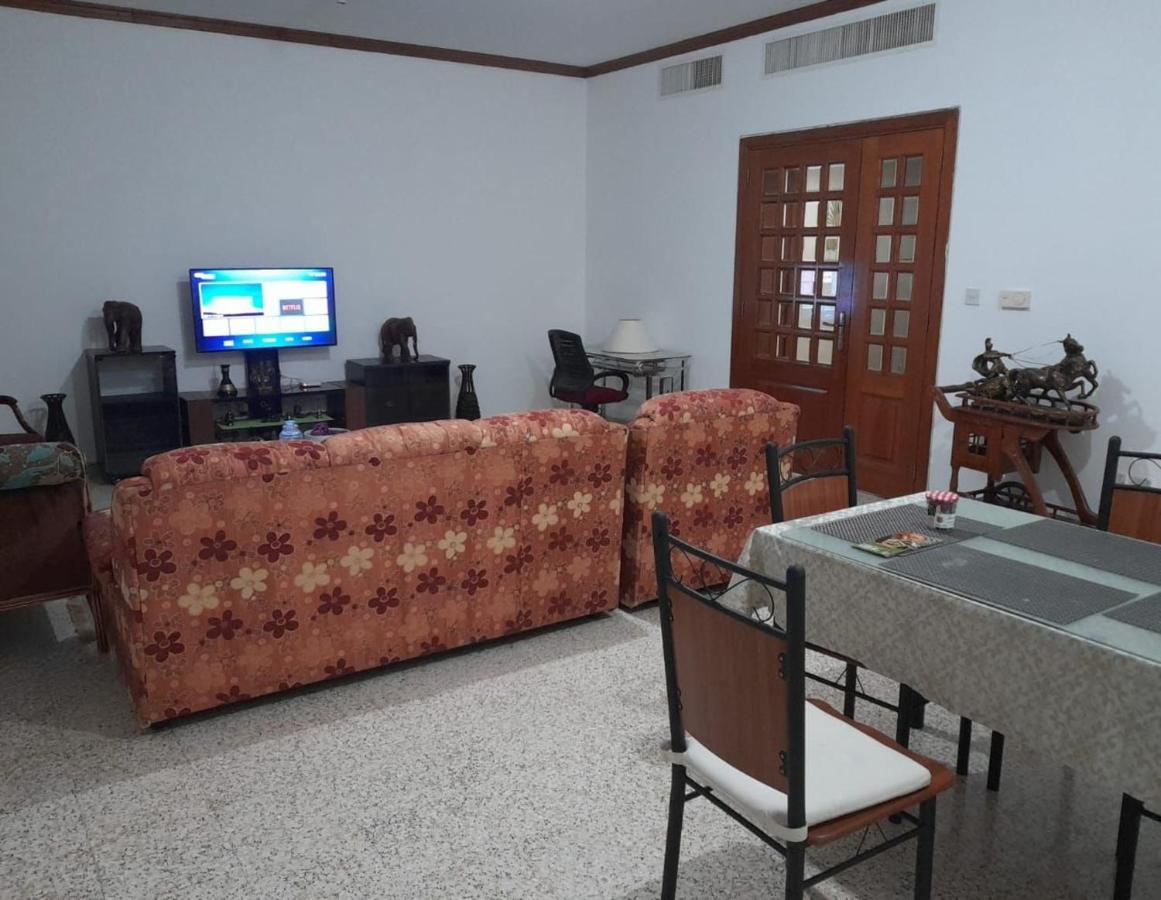 Master And Standard Near Corniche Beach Homestay Abu Dhabi